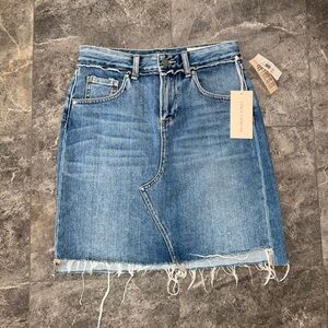 Wince Camuto Indigo River Essentials Denim Pencil Skirt Size 0 NWT